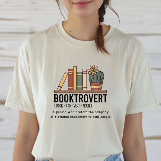 Booktrovert Tee